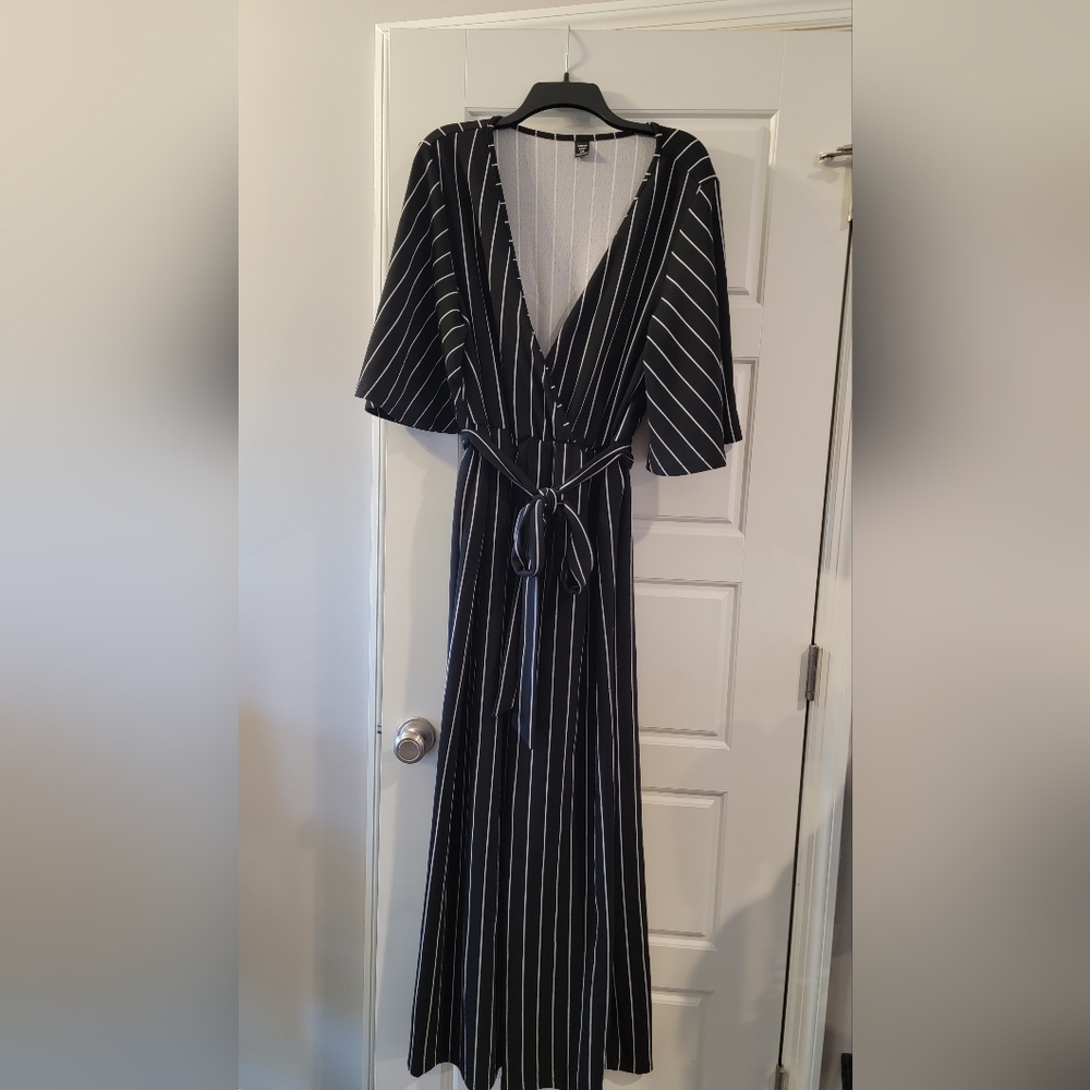 SHEIN Black and White V-Neck Striped Jumpsuit
